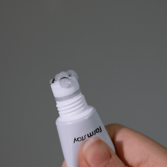 Farmstay Collagen Water Full Moist Rolling Eye Serum 25ml | La Cosmetique
