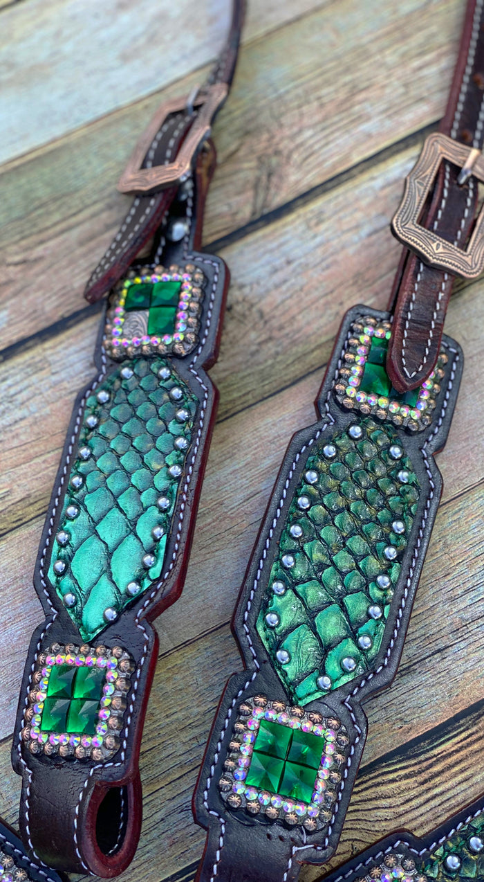 Emerald Tack Set