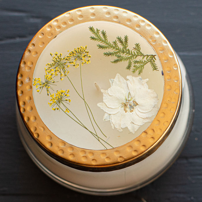 Honey & Tobacco Pressed Floral Accent Candle 10 oz