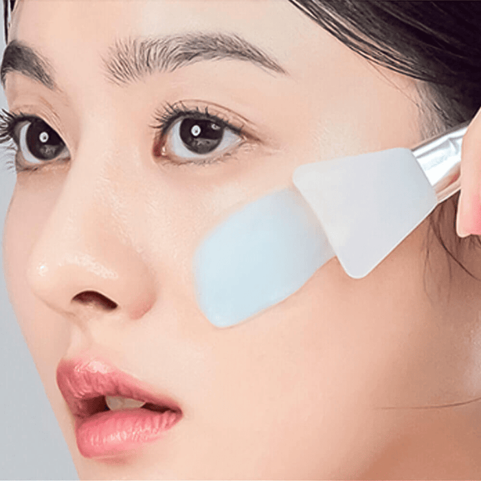 MEDIPEEL+ Hyaluronic Acid Layer Mooltox Wrapping Mask 70ml | La Cosmetique