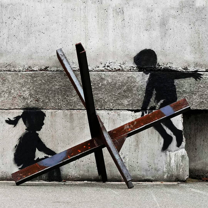Kids Playing (Ukraine), Graffiti