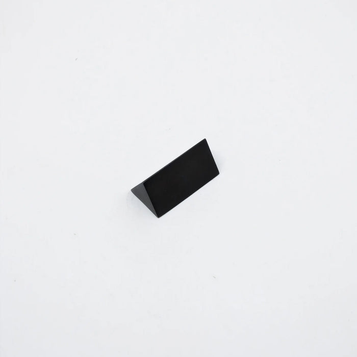 Profile Triangle Pull – Blackened Bronze