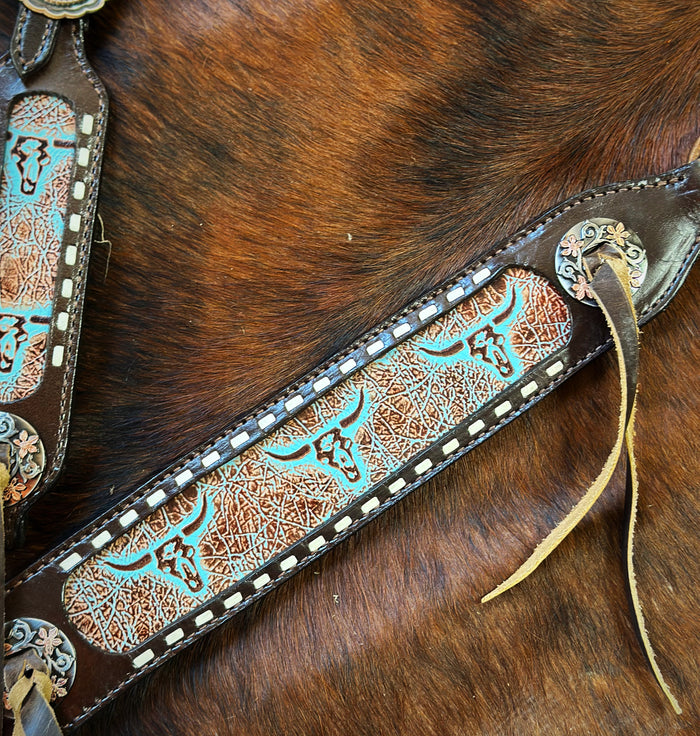 Weathered Steer Tack Set